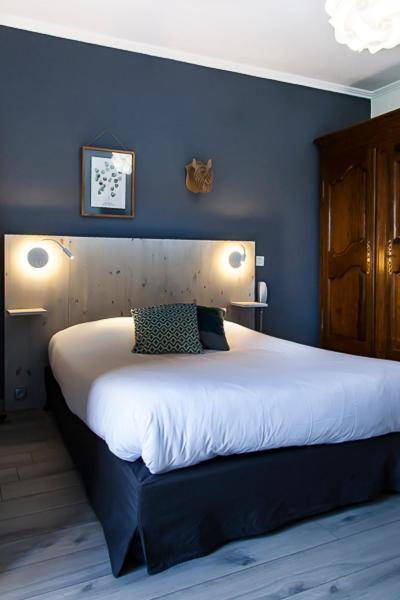 Logis Hotel-Restaurant La Mere Biquette Saint-Pons  Экстерьер фото