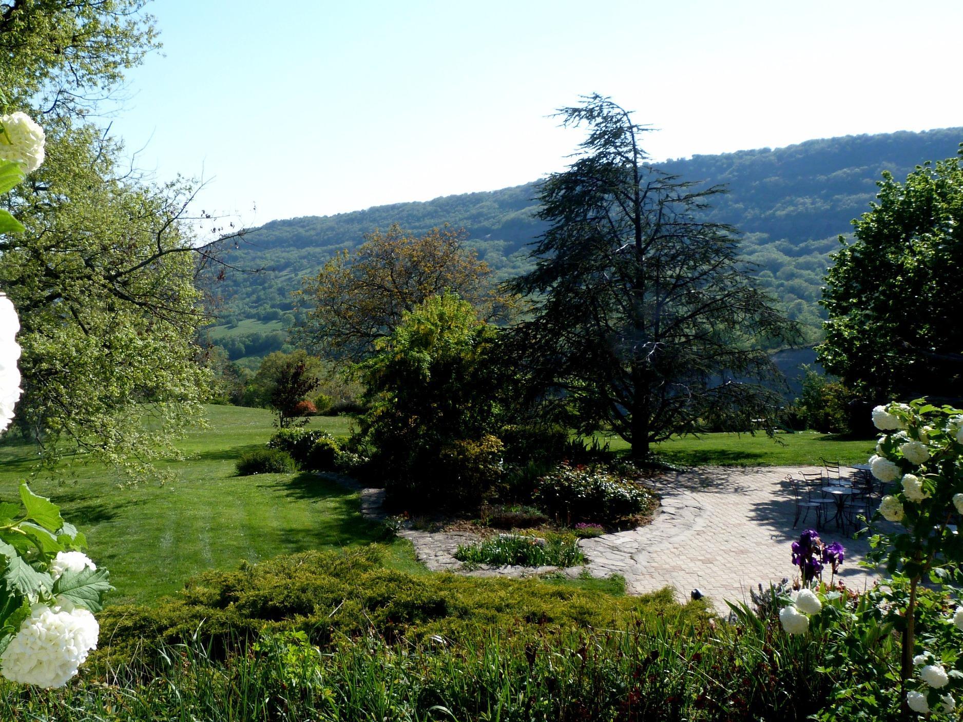 Logis Hotel-Restaurant La Mere Biquette Saint-Pons  Экстерьер фото