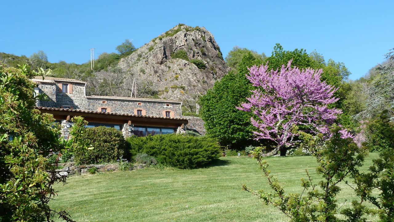 Logis Hotel-Restaurant La Mere Biquette Saint-Pons  Экстерьер фото