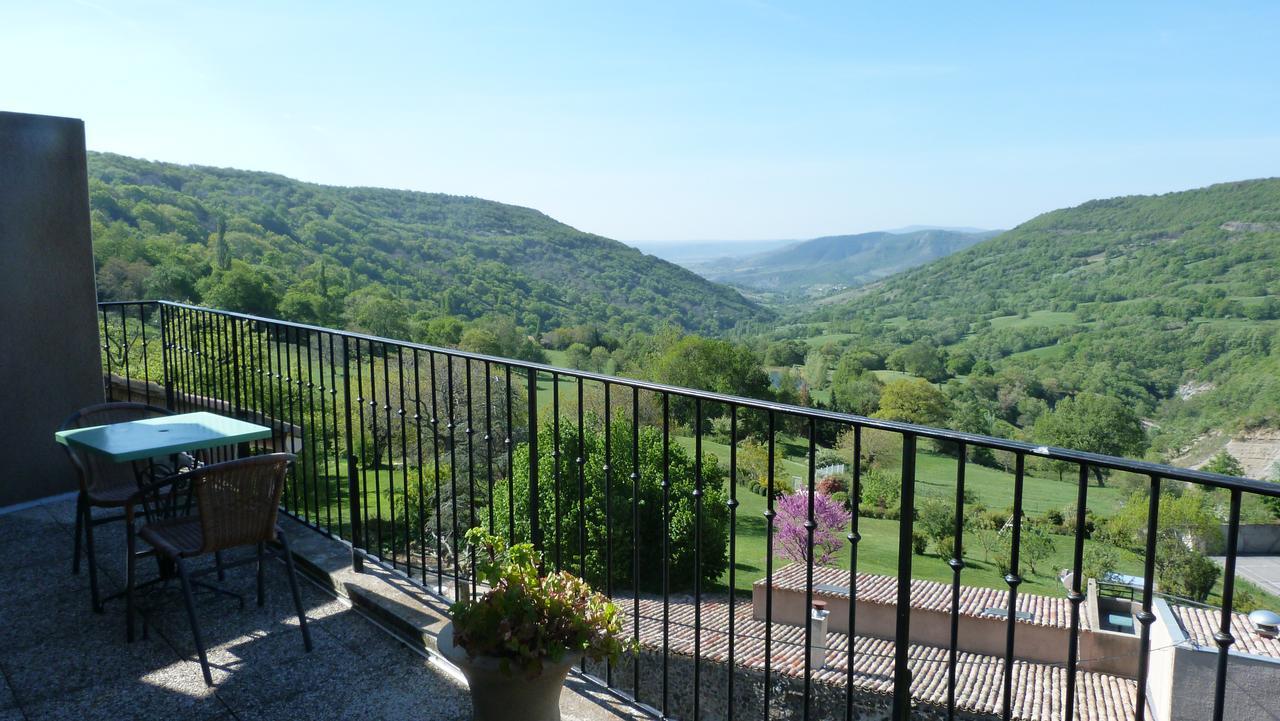 Logis Hotel-Restaurant La Mere Biquette Saint-Pons  Экстерьер фото