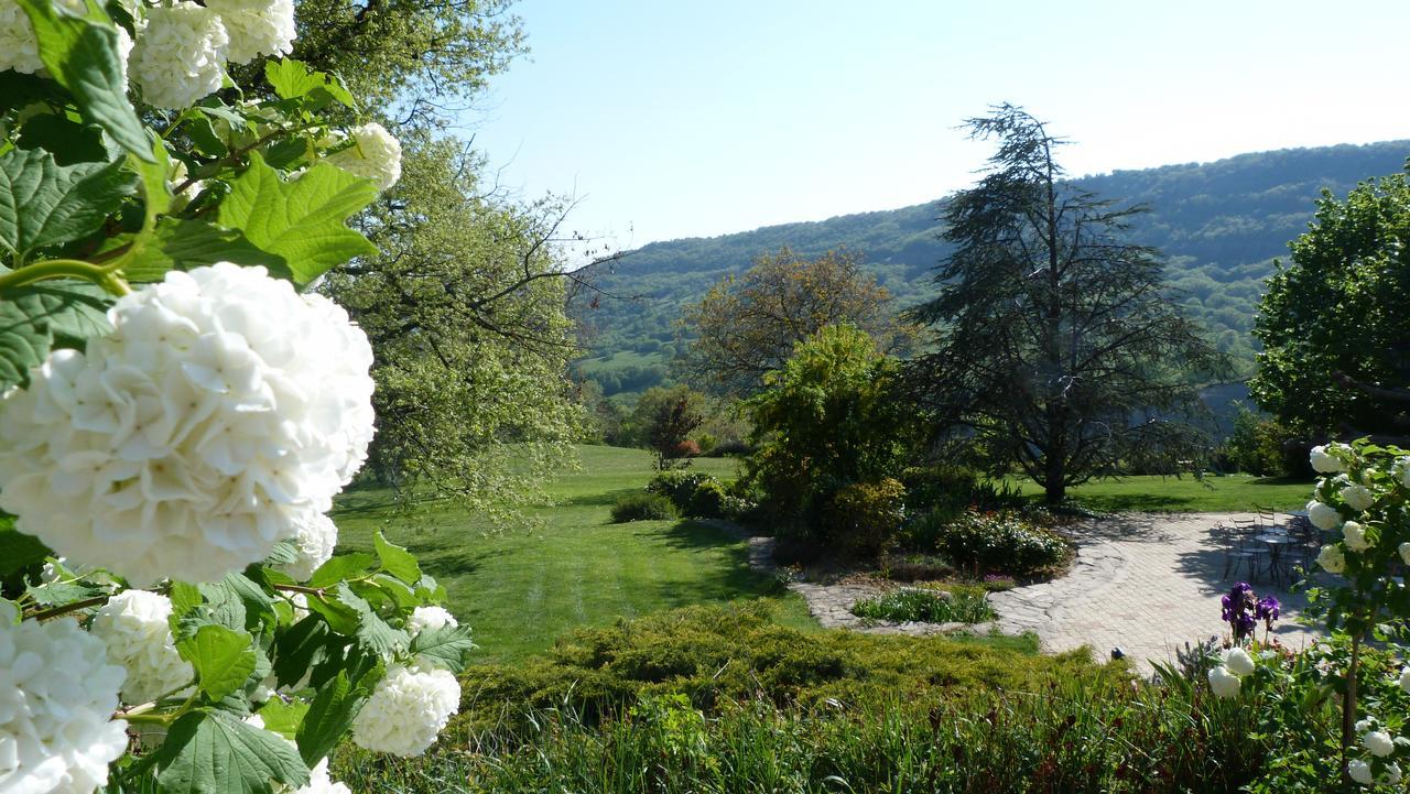 Logis Hotel-Restaurant La Mere Biquette Saint-Pons  Экстерьер фото